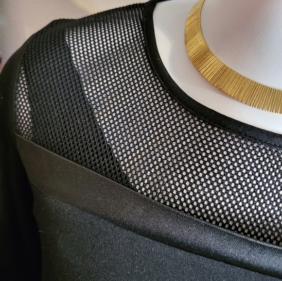 Large Blouse with pleather detail - Picture 2 of 3